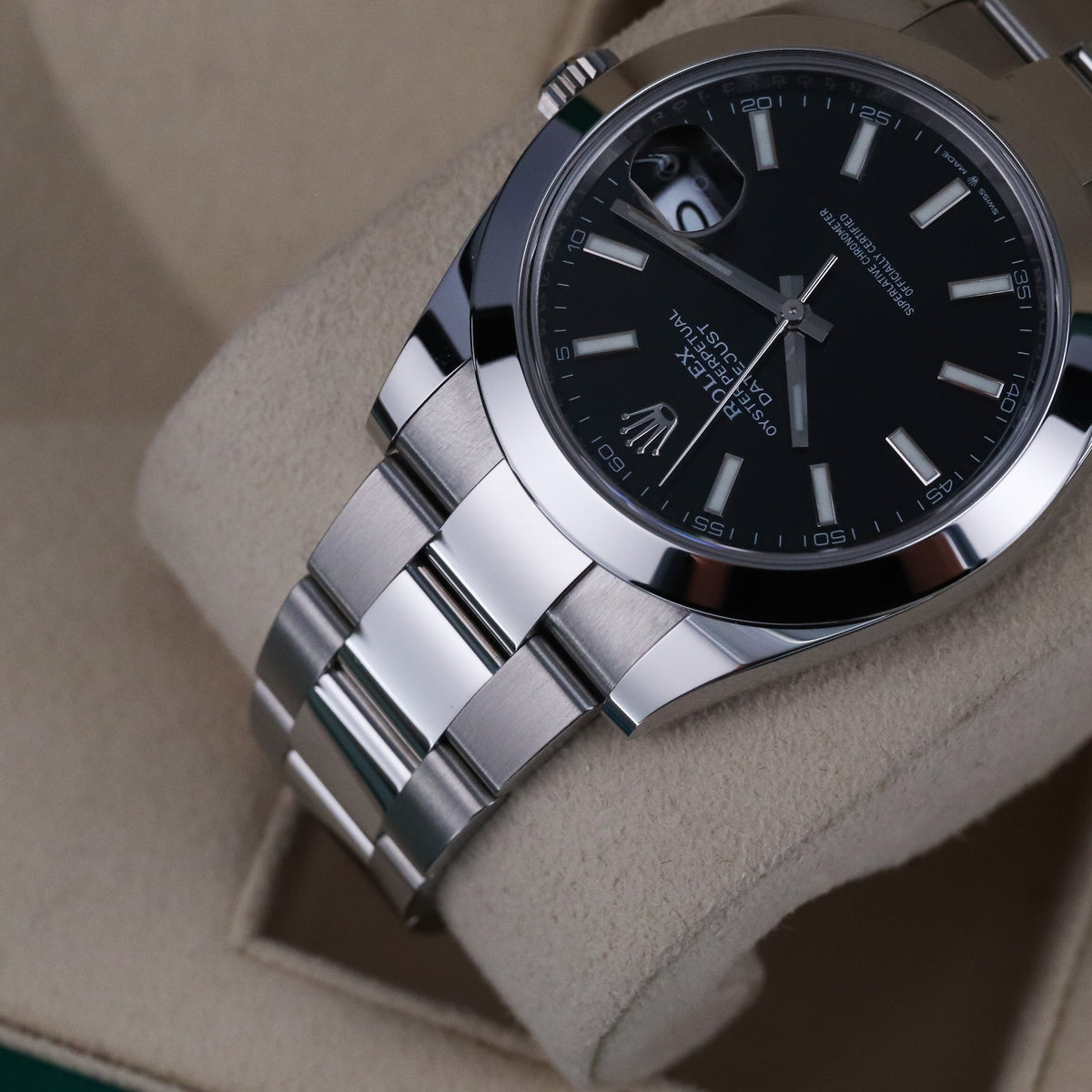 Rolex Datejust 2022 Complete 41mm Steel Black Dial Smooth Bezel Oyster Bracelet 126300