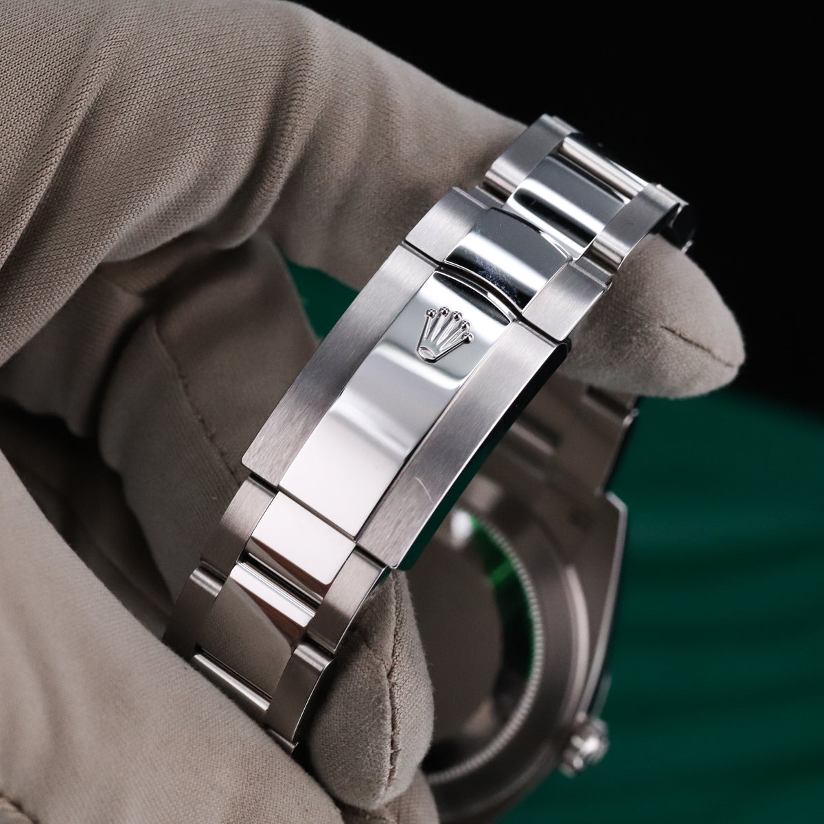 Rolex Datejust 2022 Complete 41mm Steel Black Dial Smooth Bezel Oyster Bracelet 126300