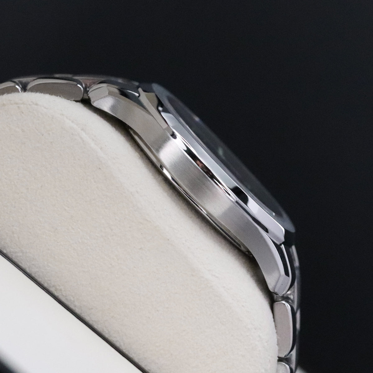 Patek Philippe Aquanaut Complete 40mm Stainless Steel Grey Black Dial Steel Bracelet 5167A-001