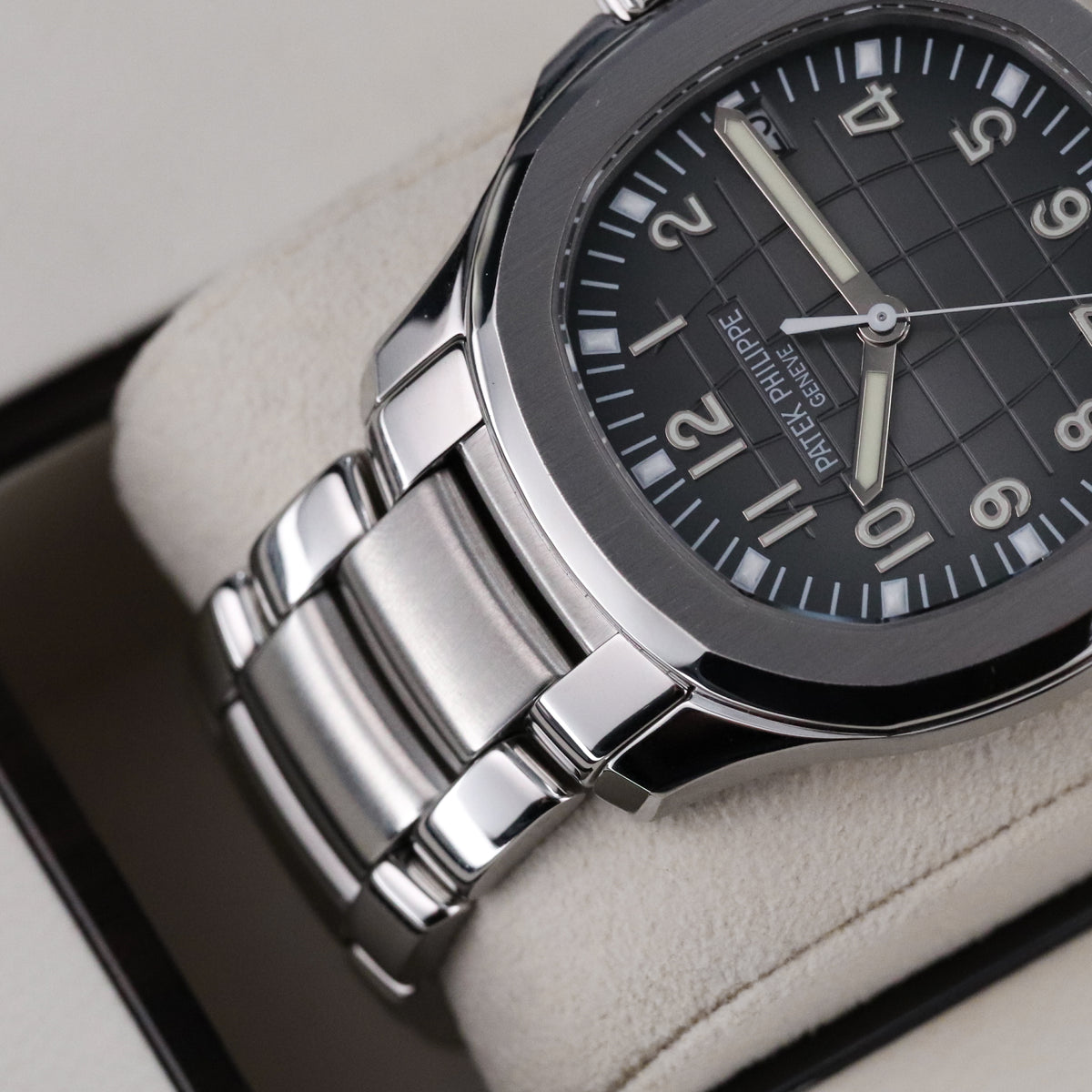 Patek Philippe Aquanaut Complete 40mm Stainless Steel Grey Black Dial Steel Bracelet 5167A-001