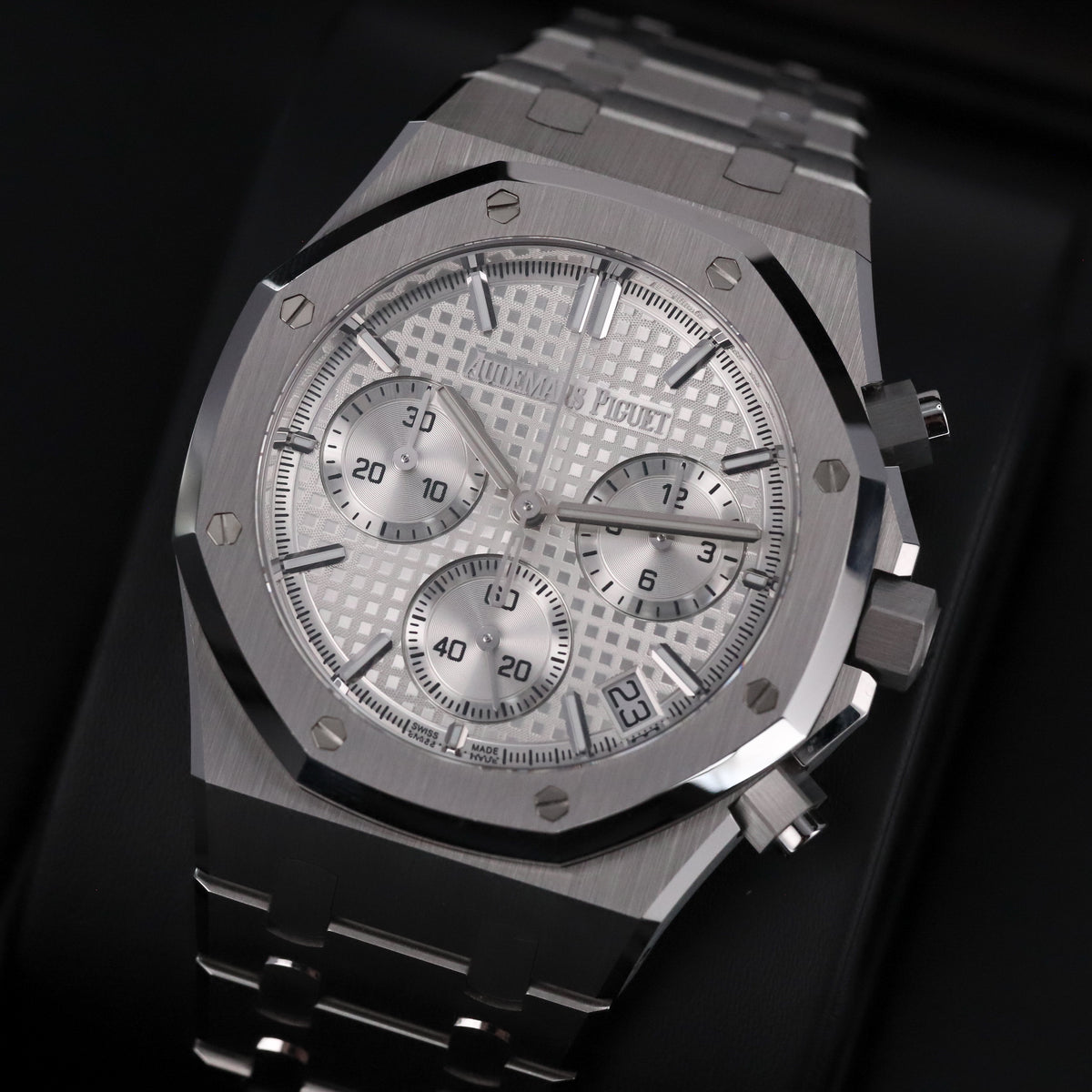 Audemars Piguet Royal Oak Chronograph 2023 Complete 41mm Steel Case White Dial Steel Bezel Stainless Bracelet 26240ST.OO.1320ST.OT