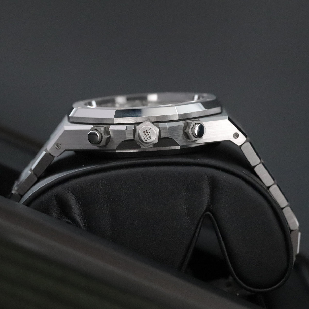 Audemars Piguet Royal Oak Chronograph 2023 Complete 41mm Steel Case White Dial Steel Bezel Stainless Bracelet 26240ST.OO.1320ST.OT