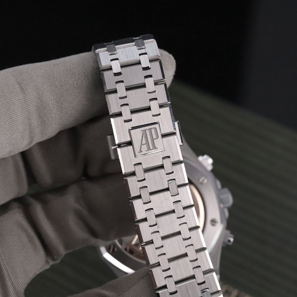 Audemars Piguet Royal Oak Chronograph 2023 Complete 41mm Steel Case White Dial Steel Bezel Stainless Bracelet 26240ST.OO.1320ST.OT