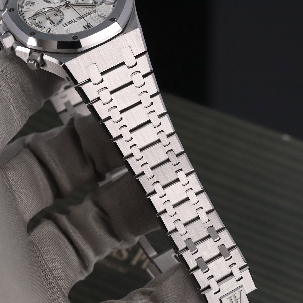 Audemars Piguet Royal Oak Chronograph 2023 Complete 41mm Steel Case White Dial Steel Bezel Stainless Bracelet 26240ST.OO.1320ST.OT