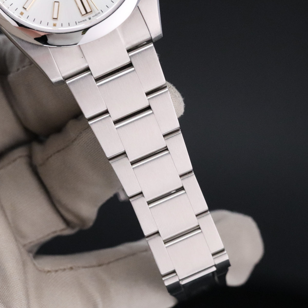 Rolex Oyster Perpetual Complete 26mm Steel Case White Dial Smooth Bezel Oyster Bracelet 67180