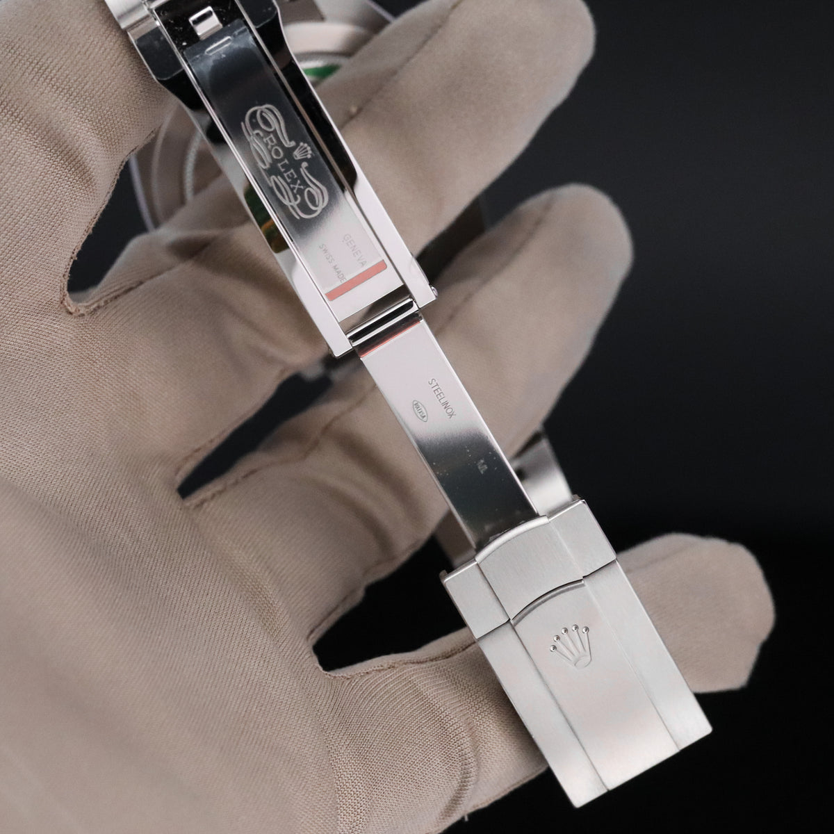 Rolex Oyster Perpetual Complete 26mm Steel Case White Dial Smooth Bezel Oyster Bracelet 67180