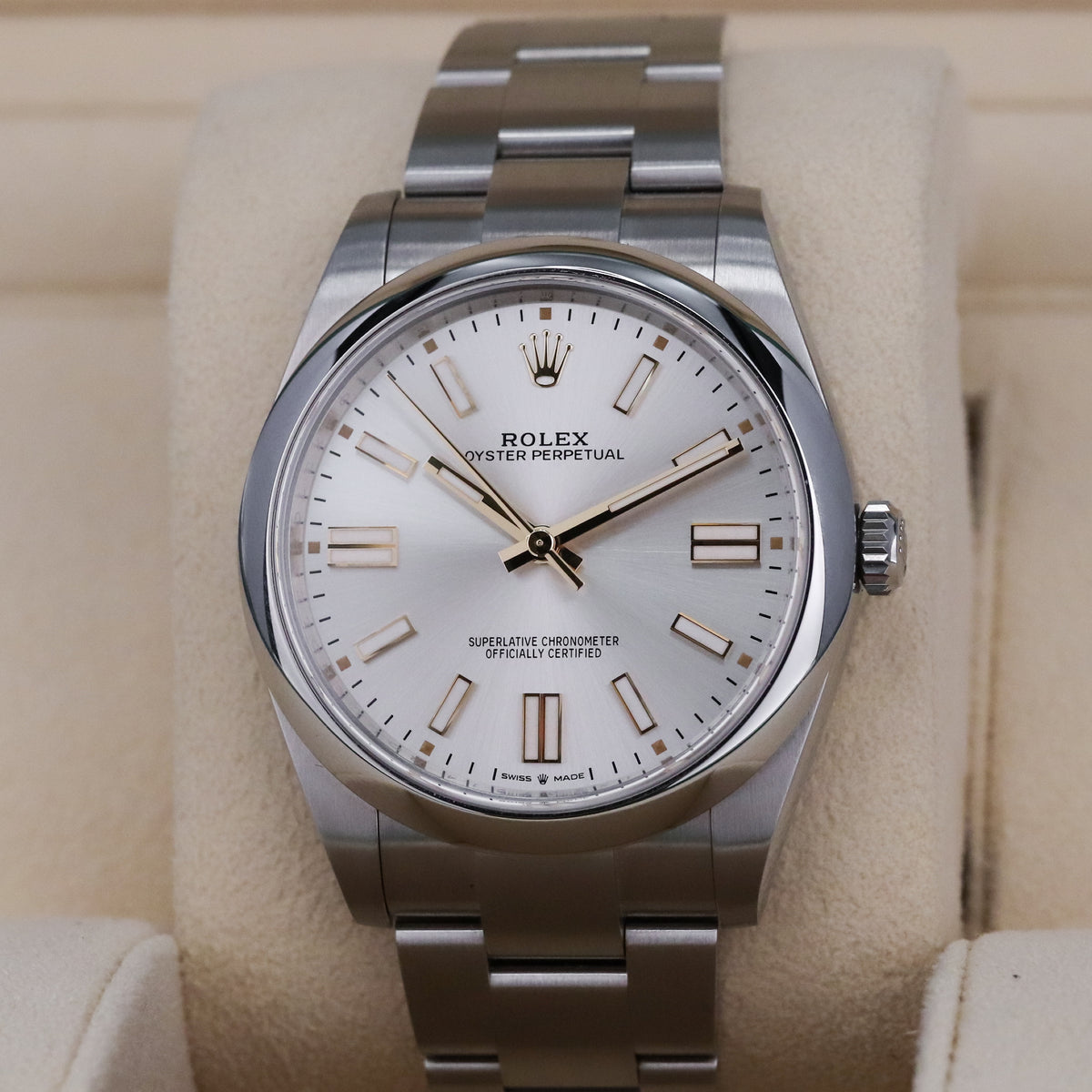 Rolex Oyster Perpetual Complete 26mm Steel Case White Dial Smooth Bezel Oyster Bracelet 67180