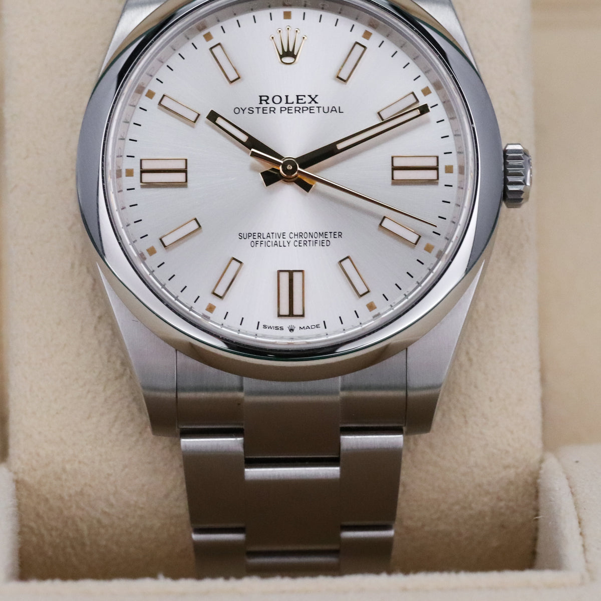 Rolex Oyster Perpetual Complete 26mm Steel Case White Dial Smooth Bezel Oyster Bracelet 67180