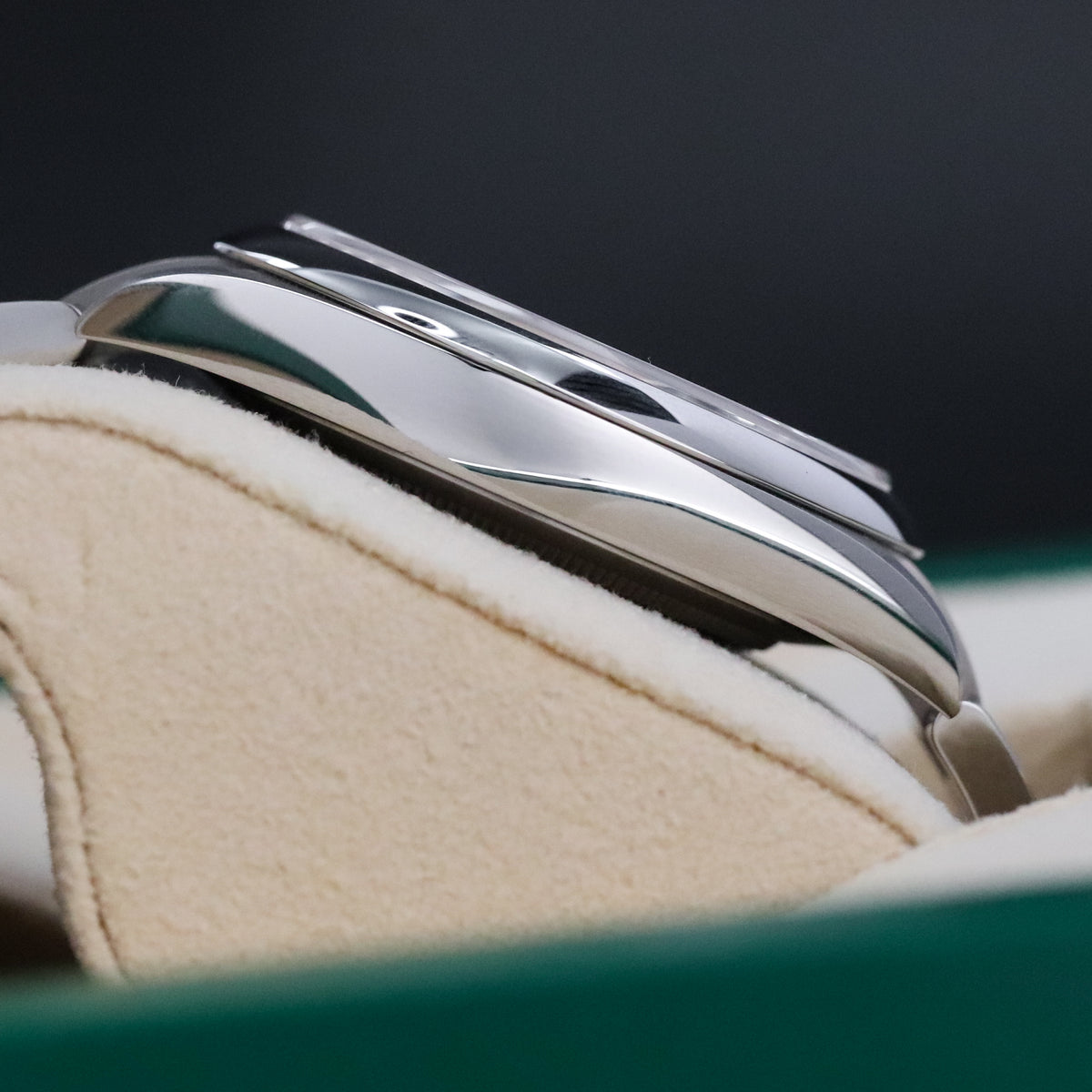 Rolex Oyster Perpetual Complete 26mm Steel Case White Dial Smooth Bezel Oyster Bracelet 67180