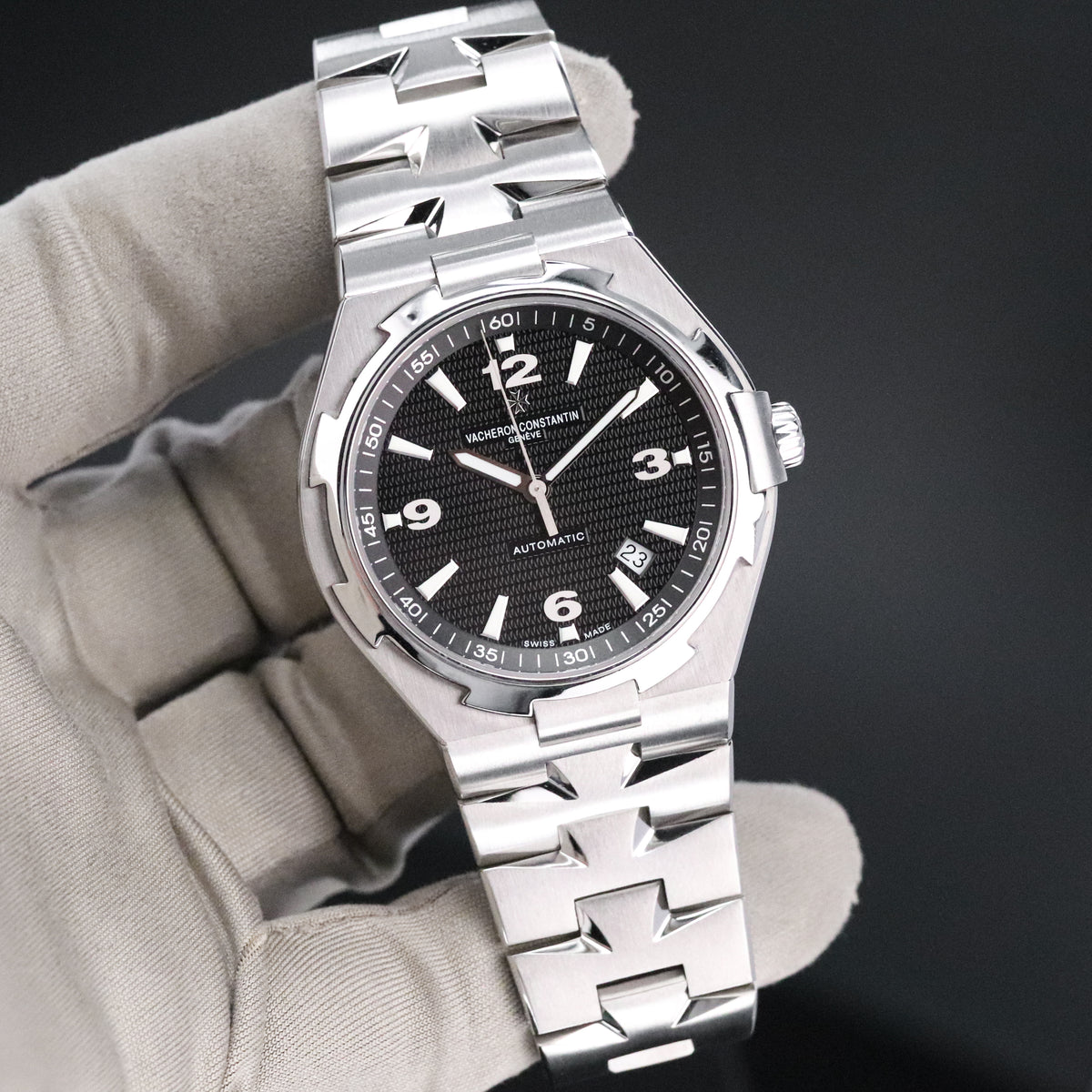 Vacheron Constantin Overseas Complete 42mm Steel Case Guilloché Black Dial Silver Bezel Stainless Steel Bracelet 47040/B01A-9094