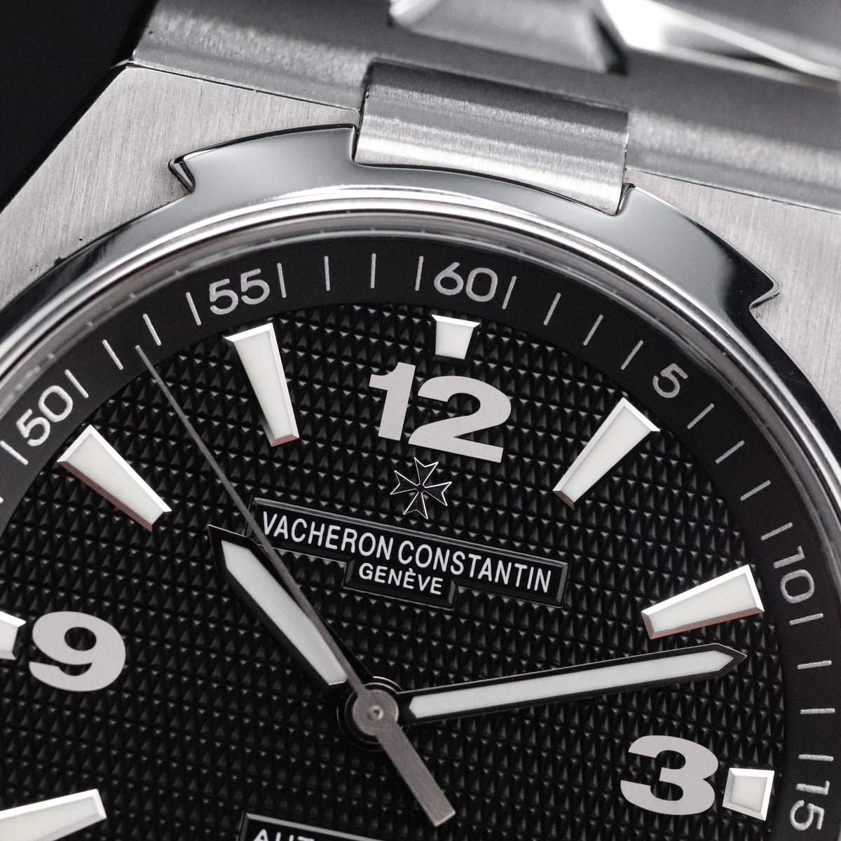 Vacheron Constantin Overseas Complete 42mm Steel Case Guilloché Black Dial Silver Bezel Stainless Steel Bracelet 47040/B01A-9094