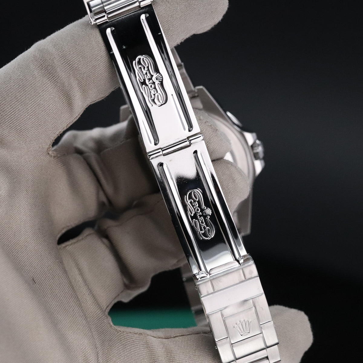 Rolex Explorer II Complete 40mm Steel Case White Dial Steel Silver Bezel Oyster Bracelet 16570