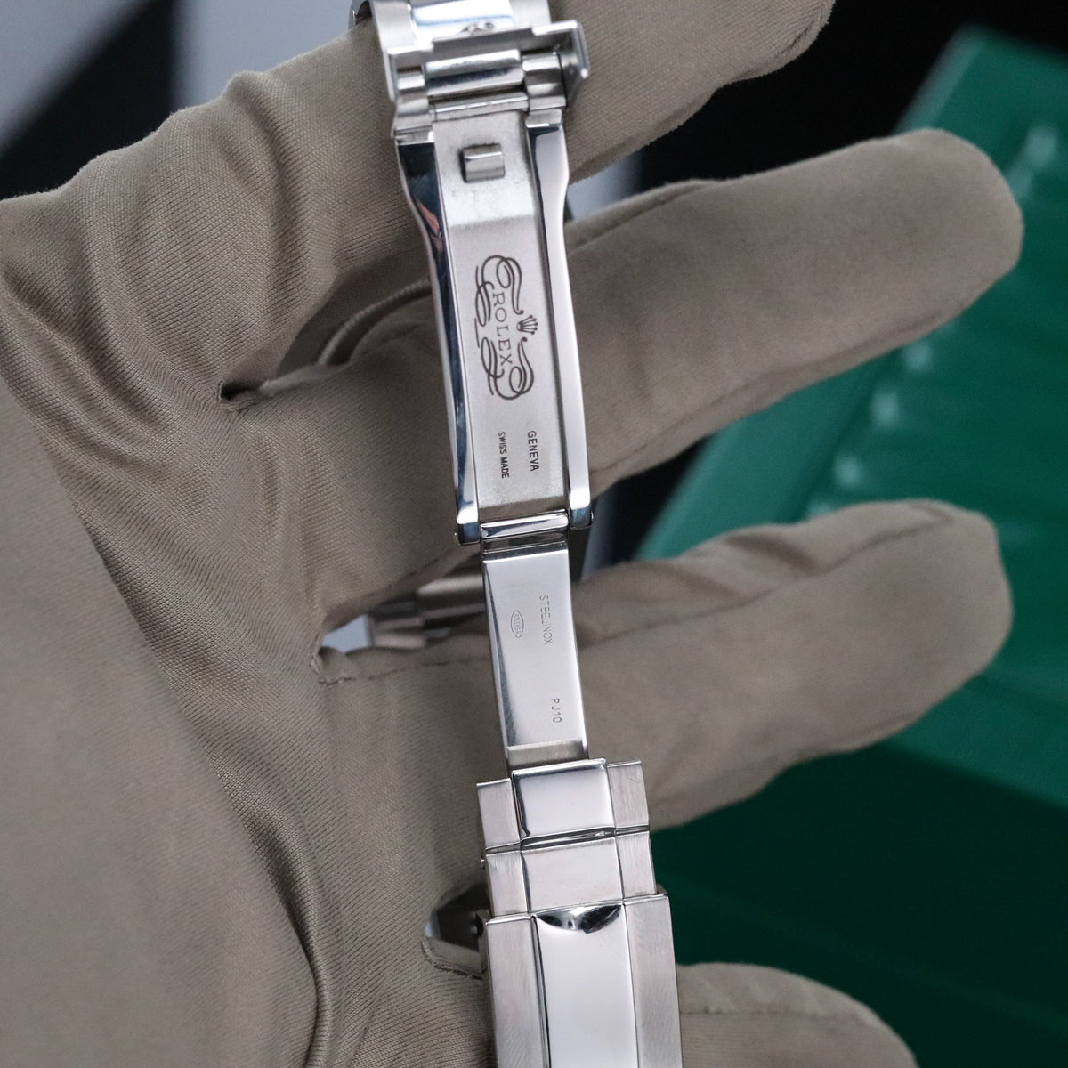 Rolex Cosmograph Daytona 40mm Black Dial Steel Bezel Automatic 116520