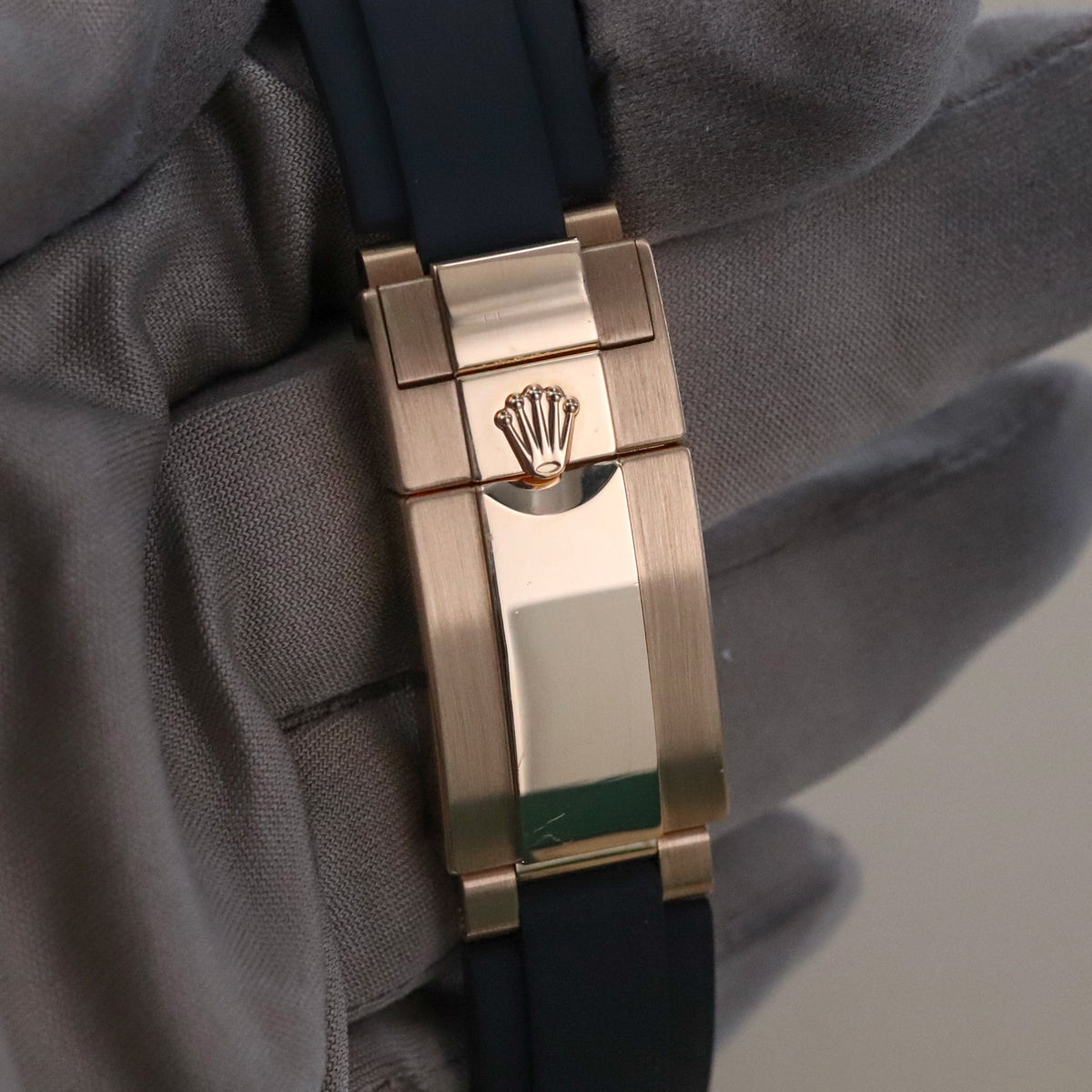 Rolex Daytona 40mm Paul Newman 18k Yellow Gold Black Dial Ceramic Red 116518