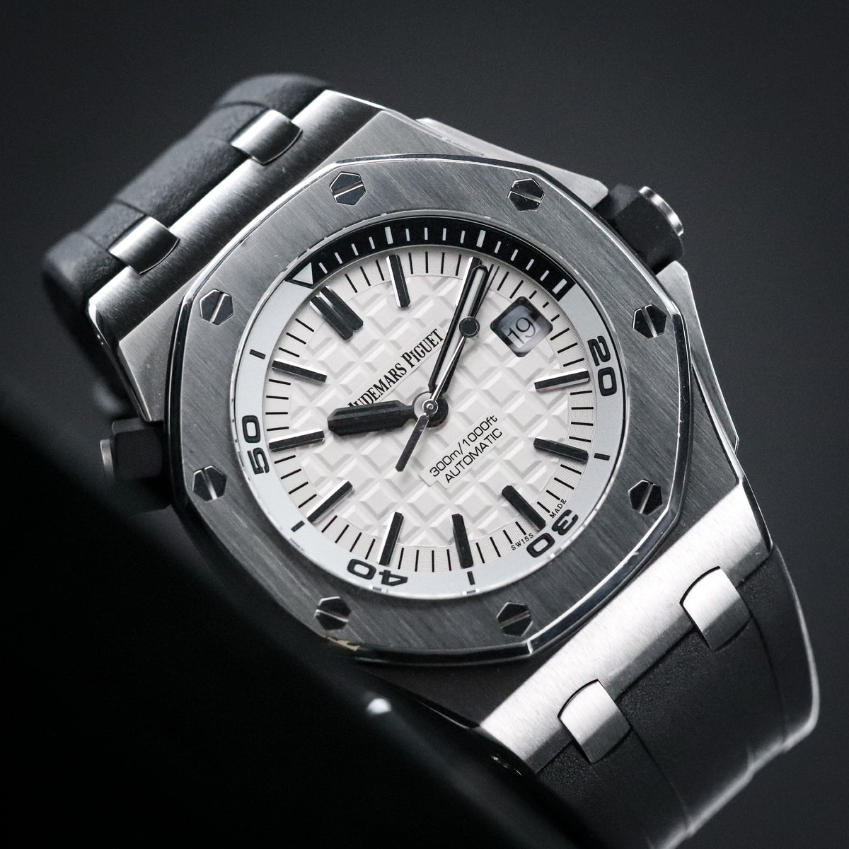 Audemars Piguet Royal Oak Offshore Diver White Dial Steel 42mm Black Rubber 15710ST.OO.A010CA.01