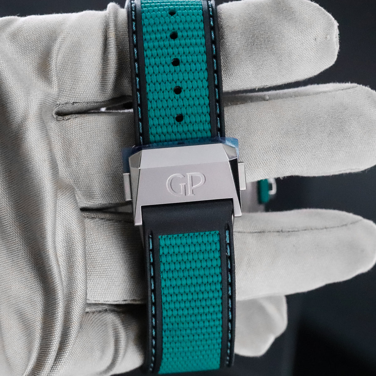 Girard Perregaux Laureato Absolute Aston Martin F1 Limited Edition 1/88 Titanium Case Green Dial 81070