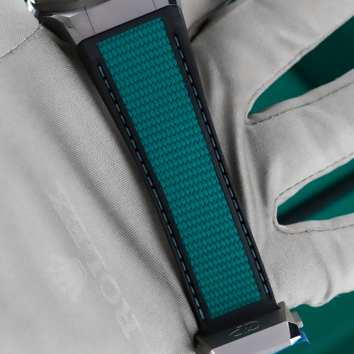 Girard Perregaux Laureato Absolute Aston Martin F1 Limited Edition 1/88 Titanium Case Green Dial 81070