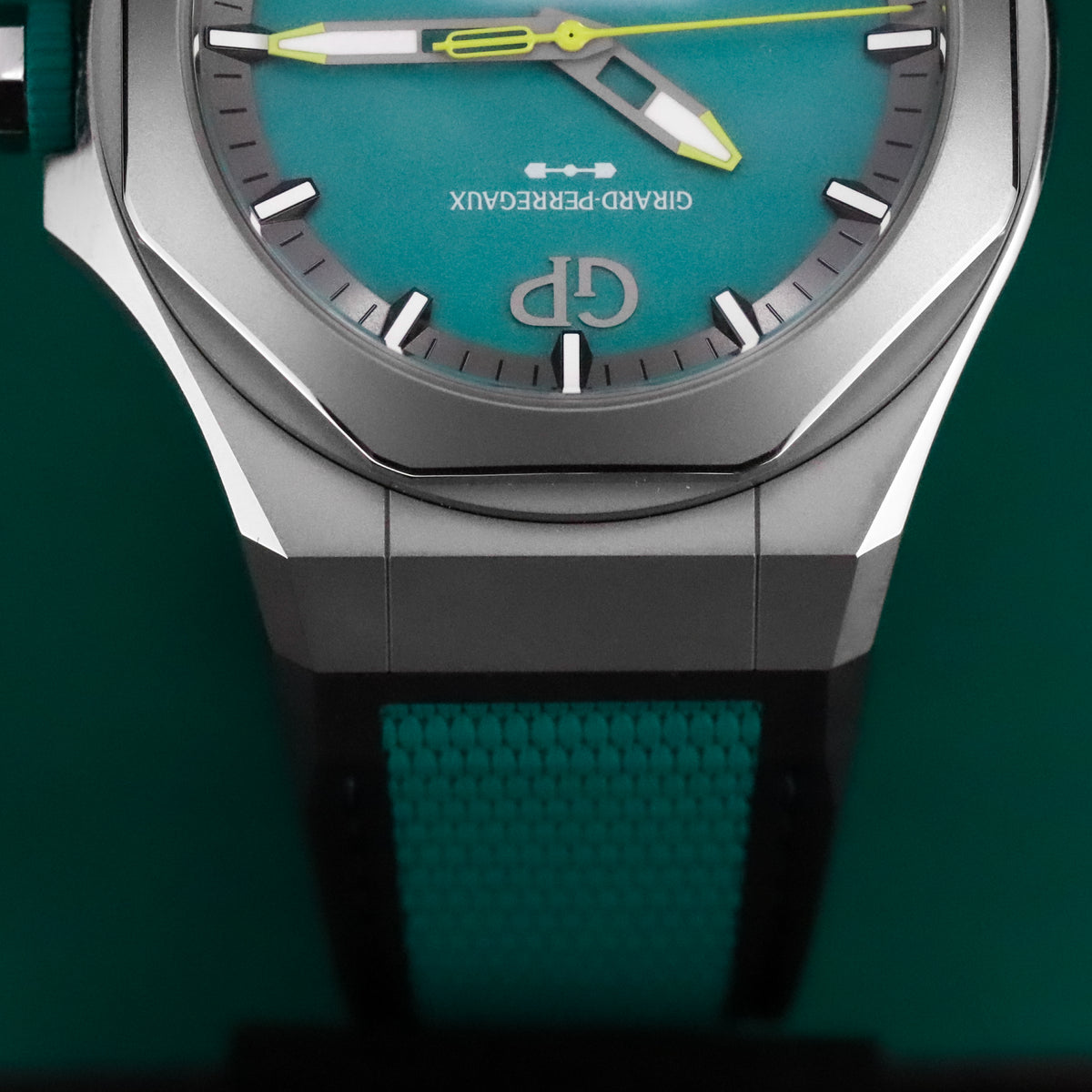 Girard Perregaux Laureato Absolute Aston Martin F1 Limited Edition 1/88 Titanium Case Green Dial 81070