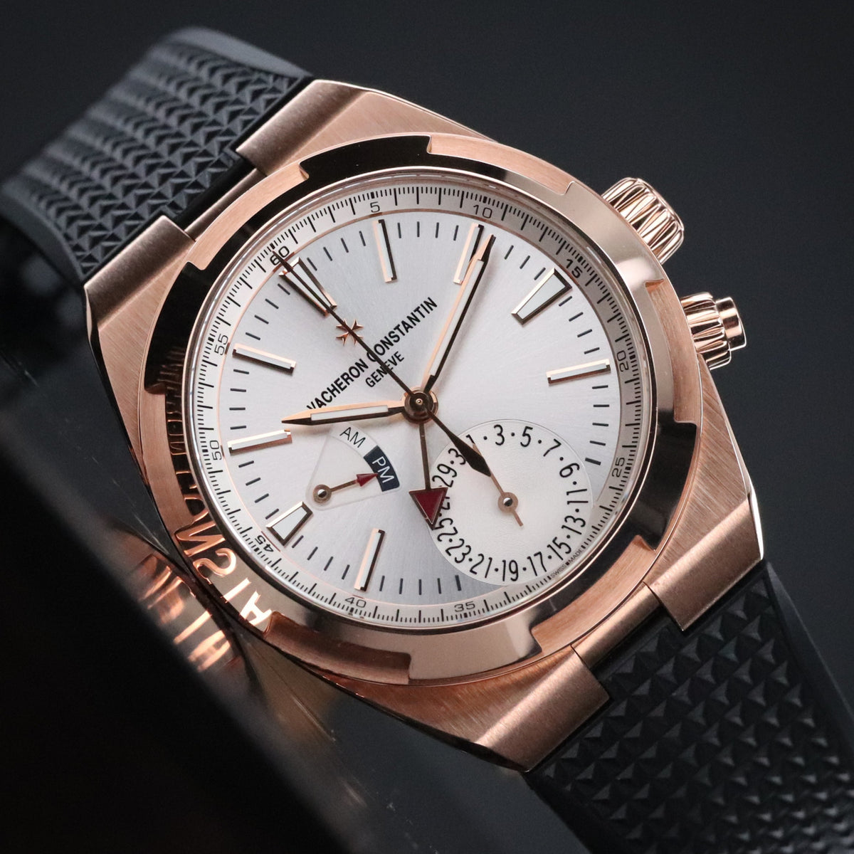 Vacheron Constantin Overseas Dual Time 41mm 18K Rose Gold Silver Sunburst Dial Travel 7900V/000R-B336