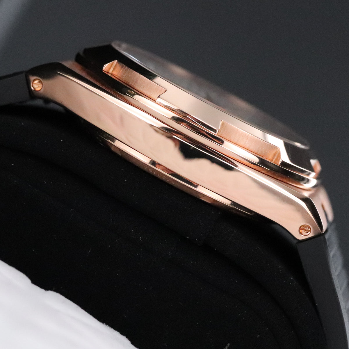 Vacheron Constantin Overseas Dual Time 41mm 18K Rose Gold Silver Sunburst Dial Travel 7900V/000R-B336