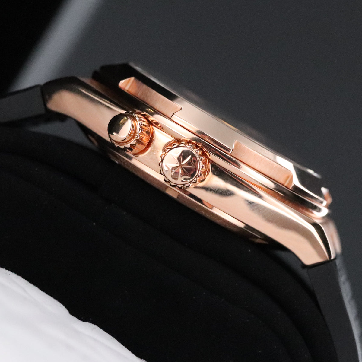 Vacheron Constantin Overseas Dual Time 41mm 18K Rose Gold Silver Sunburst Dial Travel 7900V/000R-B336