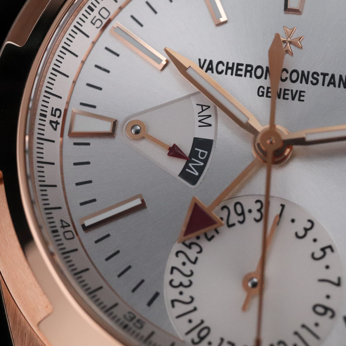 Vacheron Constantin Overseas Dual Time 41mm 18K Rose Gold Silver Sunburst Dial Travel 7900V/000R-B336