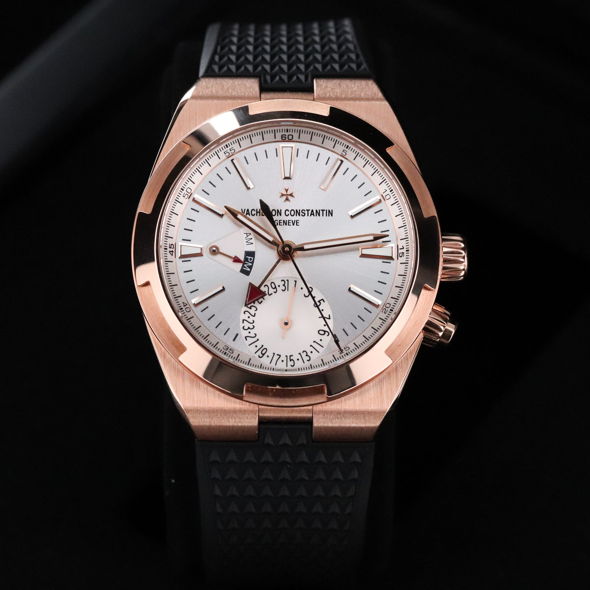 Vacheron Constantin Overseas Dual Time 41mm 18K Rose Gold Silver Sunburst Dial Travel 7900V/000R-B336