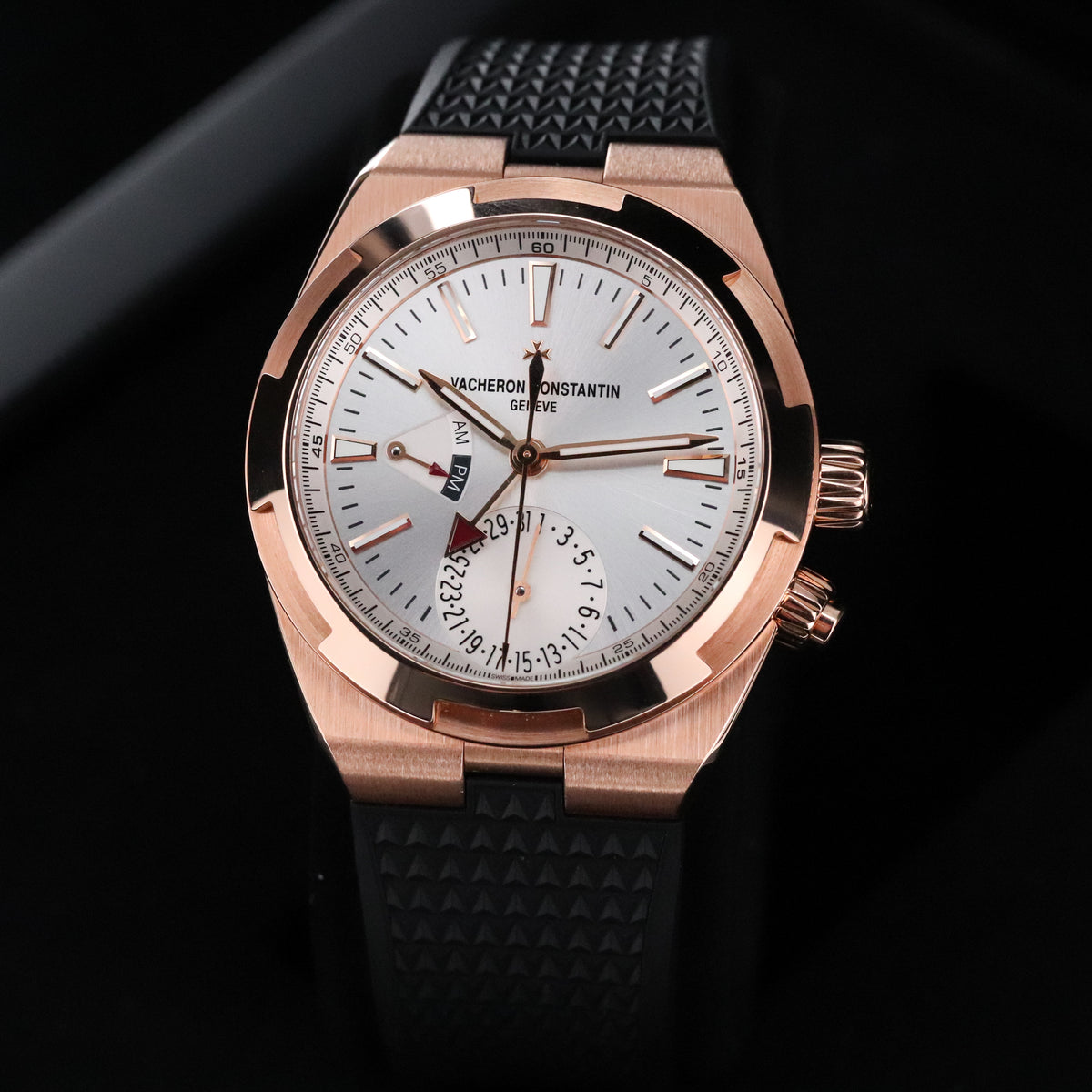 Vacheron Constantin Overseas Dual Time 41mm 18K Rose Gold Silver Sunburst Dial Travel 7900V/000R-B336