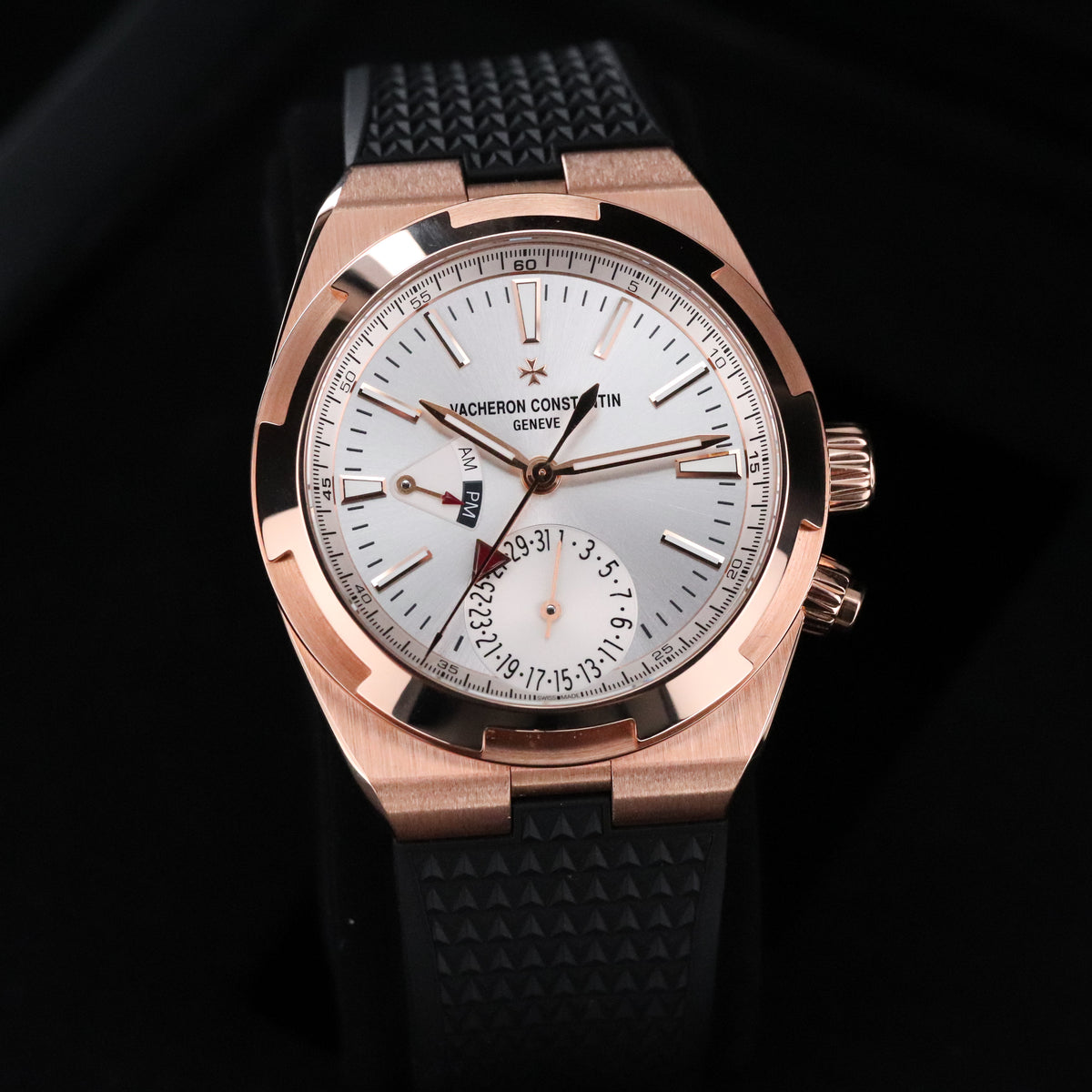 Vacheron Constantin Overseas Dual Time 41mm 18K Rose Gold Silver Sunburst Dial Travel 7900V/000R-B336