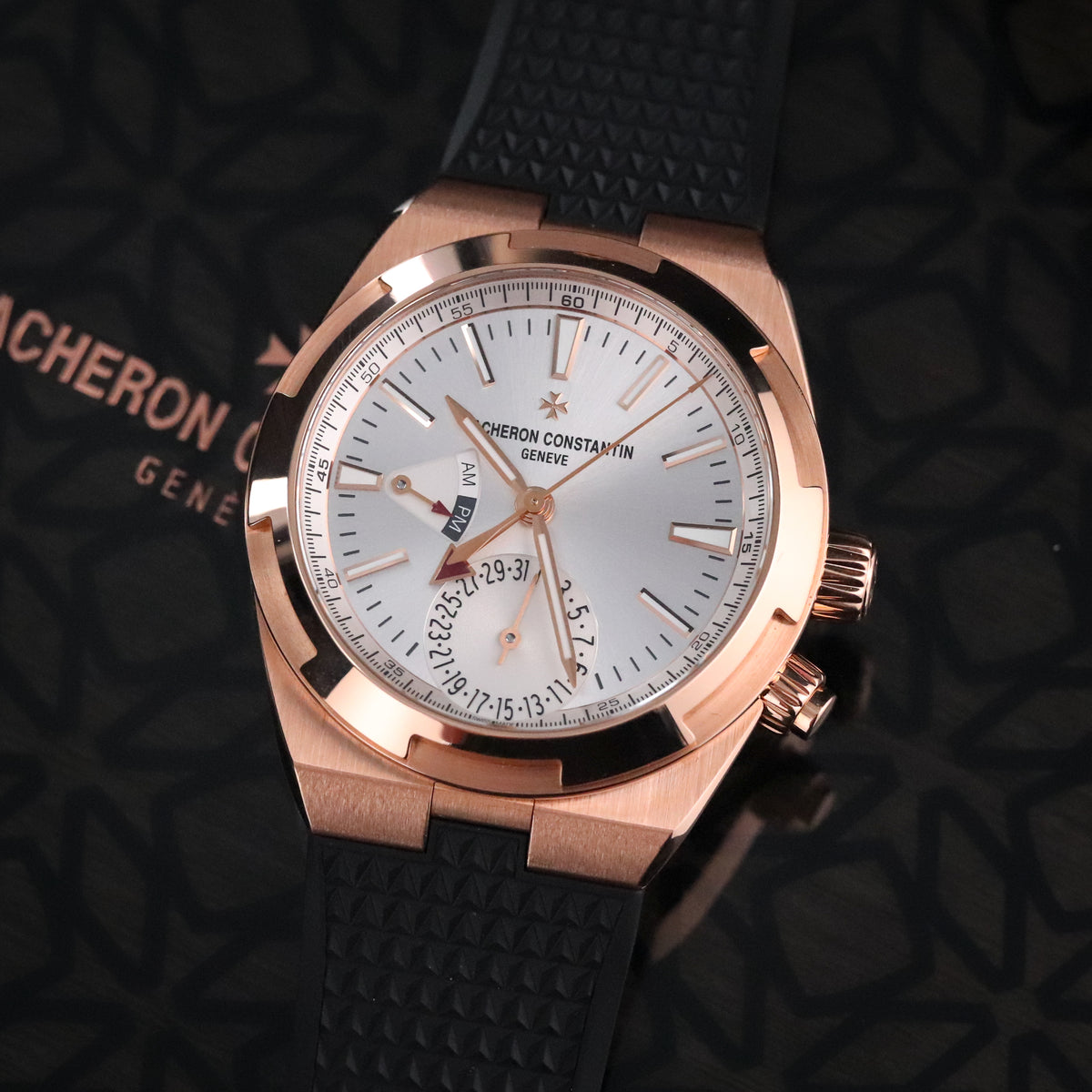 Vacheron Constantin Overseas Dual Time 41mm 18K Rose Gold Silver Sunburst Dial Travel 7900V/000R-B336