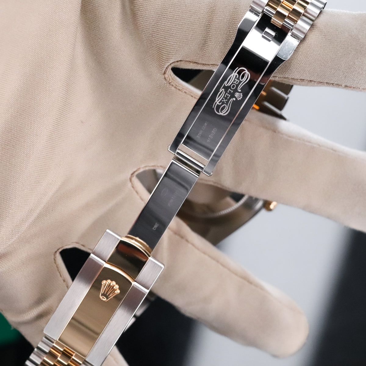 Rolex Datejust 41mmBlack Dial Fluted Jubilee Steel Two Tone Yellow Gold 126333