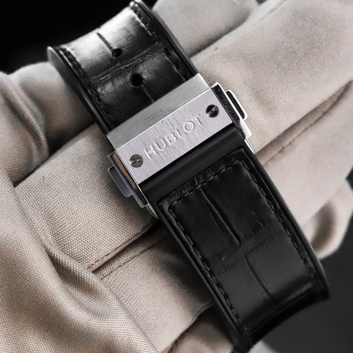 Hublot Classic Fusion Chronograph 42mm Black Dial Titanium Leather 541.NX.1171.LR