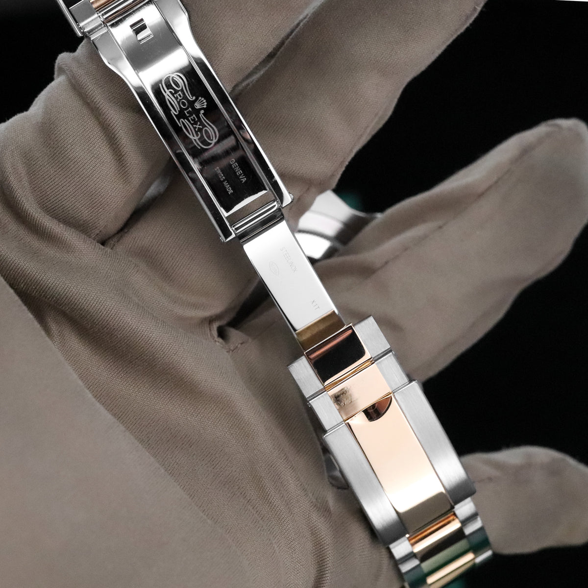 Rolex GMT-Master II 40mm Two Tone Yellow Gold Black Dial Green Arrow Oyster 116713LN - Discontinued Complete Set