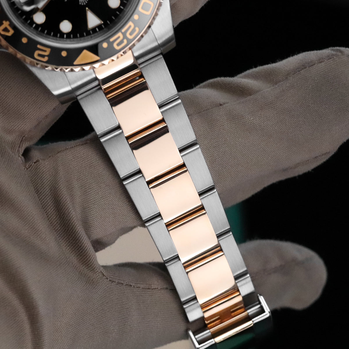 Rolex GMT-Master II 40mm Two Tone Yellow Gold Black Dial Green Arrow Oyster 116713LN - Discontinued Complete Set