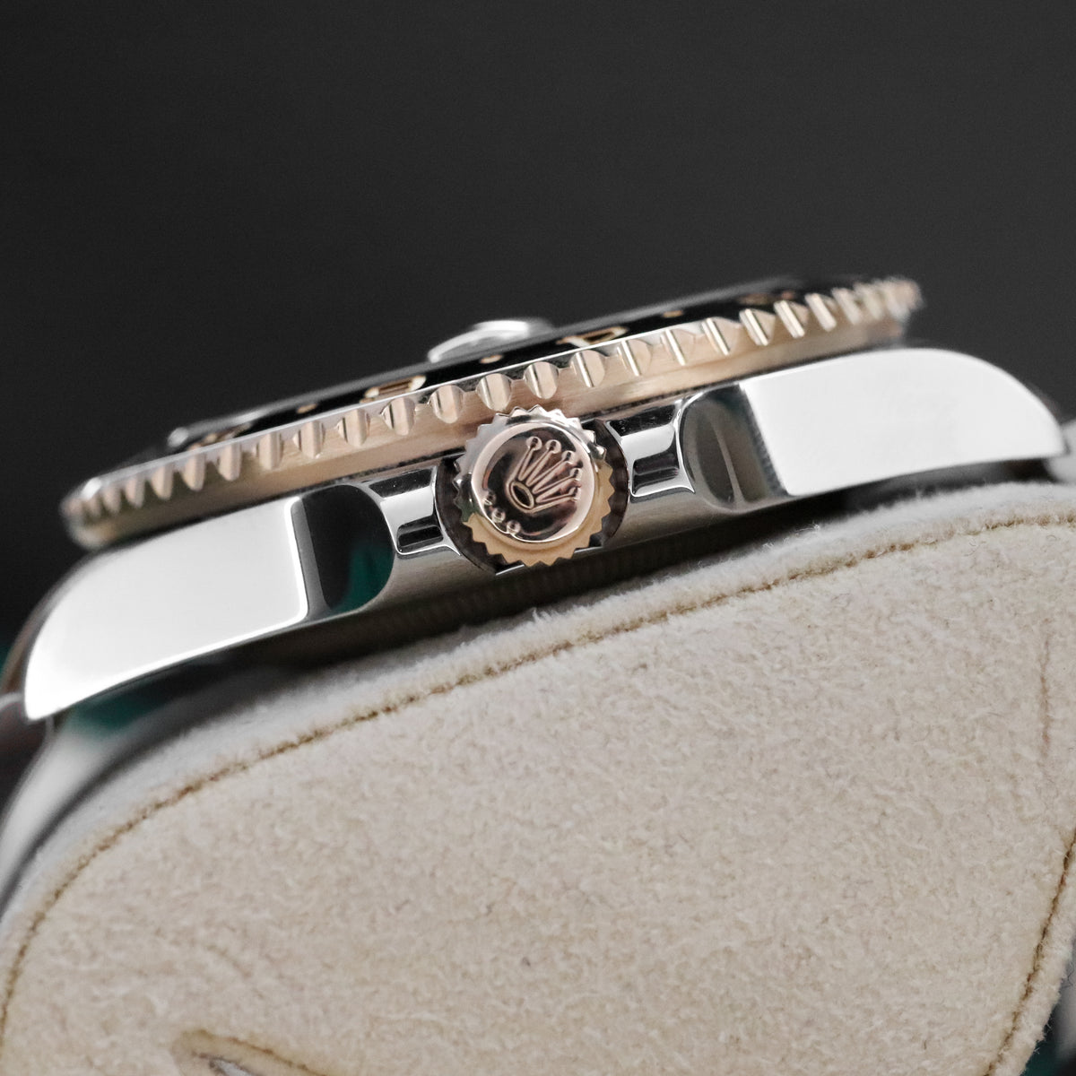 Rolex GMT-Master II 40mm Two Tone Yellow Gold Black Dial Green Arrow Oyster 116713LN - Discontinued Complete Set