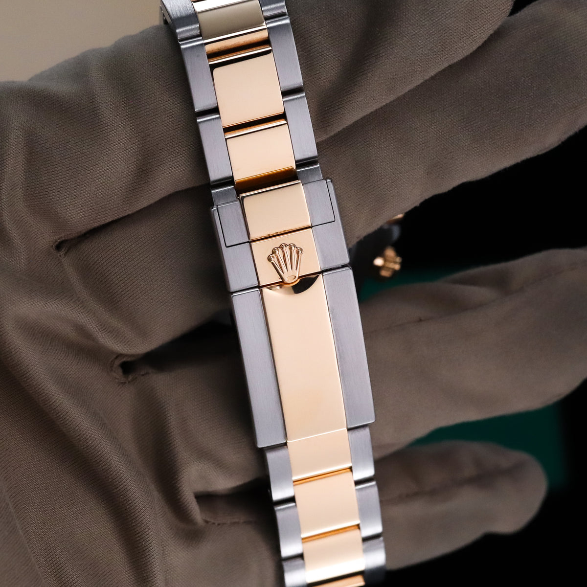 Rolex Daytona Chrono 40mm Champagne Dial Oyster Two Tone 18k Yellow Gold 116503