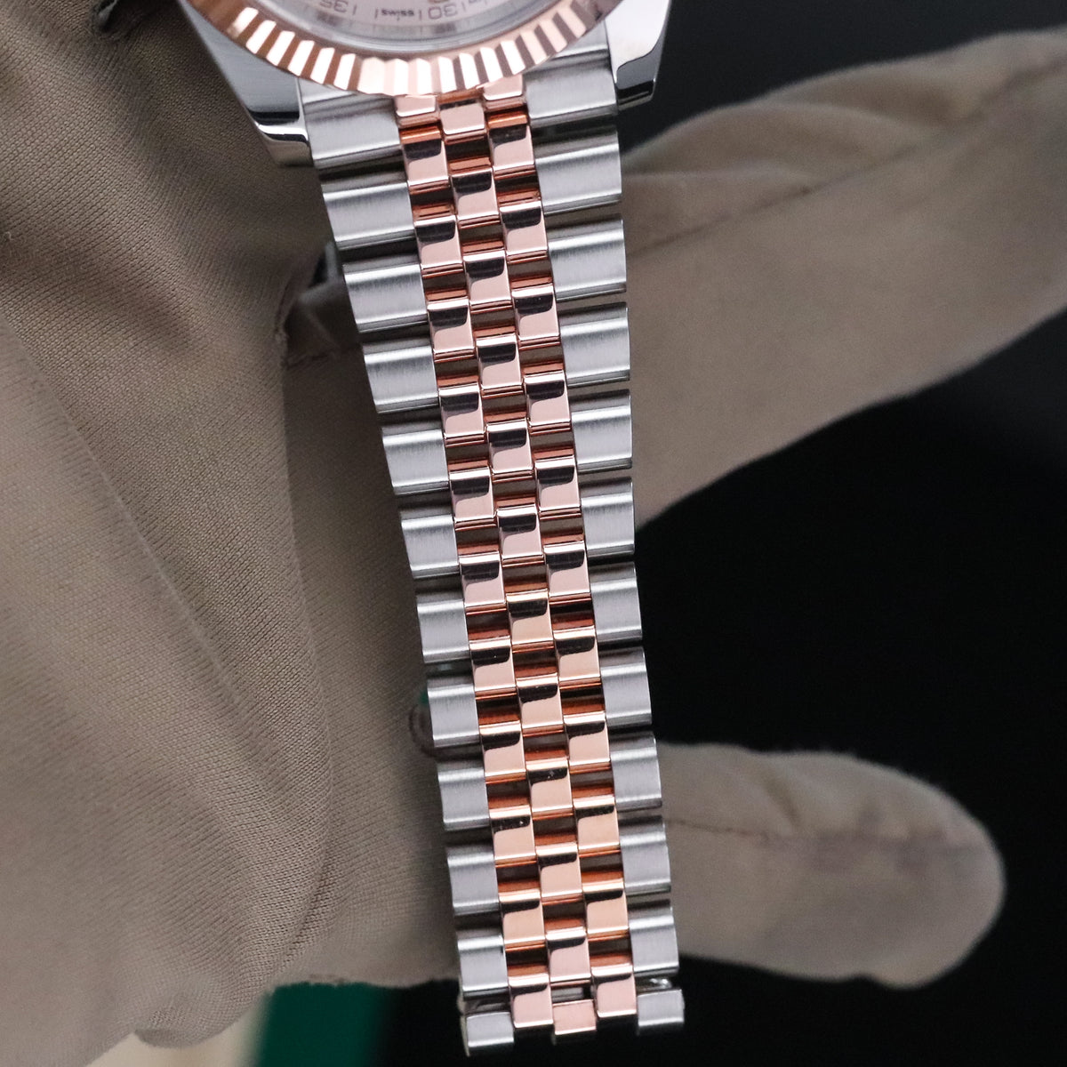 Rolex Datejust 41mm Sunburst Dial Rose Gold Fluted Bezel Jubilee Bracelet 126331