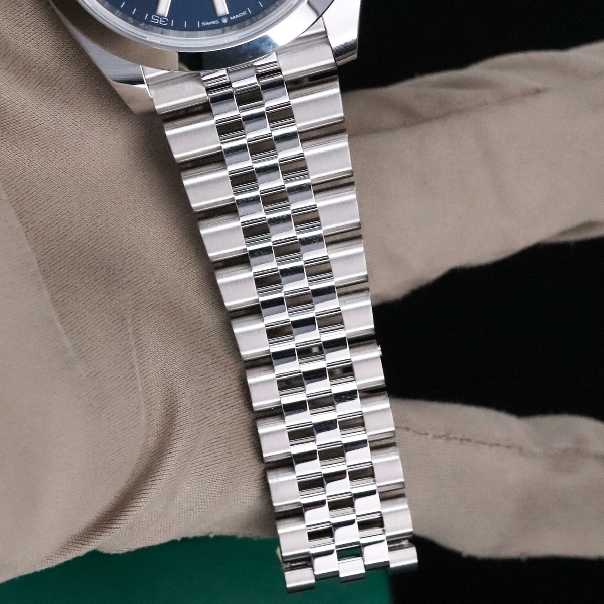 Rolex Datejust 41mm Blue Dial Stainless Steel Smooth Bezel Jubilee Bracelet 126300 Complete Set