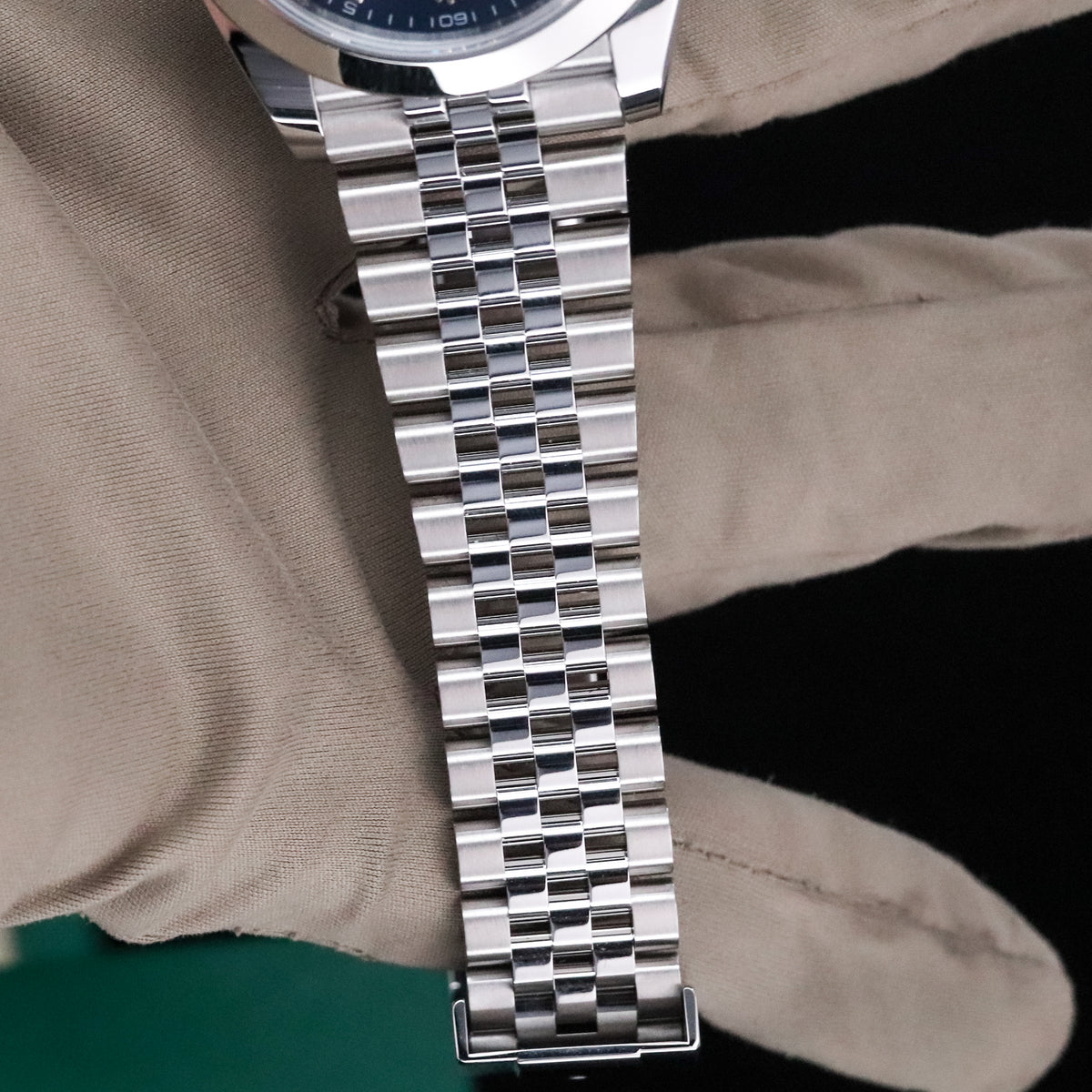 Rolex Datejust 41mm Blue Dial Stainless Steel Smooth Bezel Jubilee Bracelet 126300 Complete Set