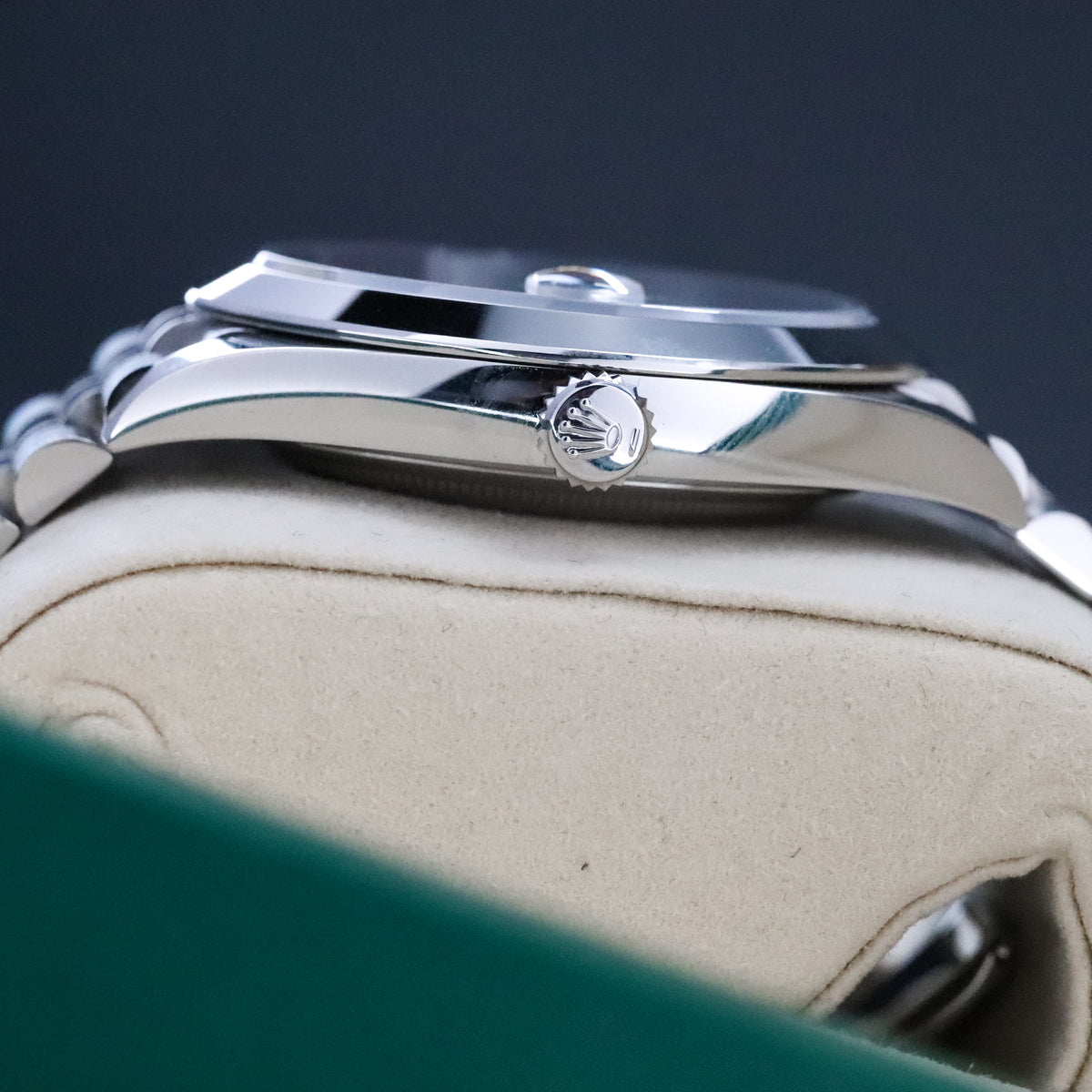 Rolex Datejust 41mm Blue Dial Stainless Steel Smooth Bezel Jubilee Bracelet 126300 Complete Set