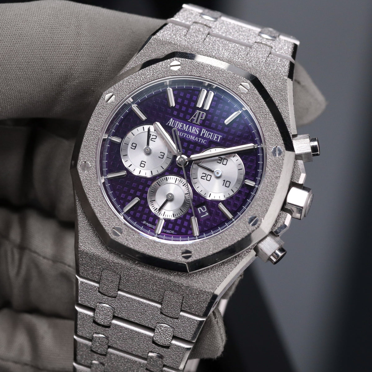Audemars Piguet Royal Oak Chronograph 41mm Frosted White Gold Purple Dial Limited Edition 200pcs 26331BC.GG.1224BC.01