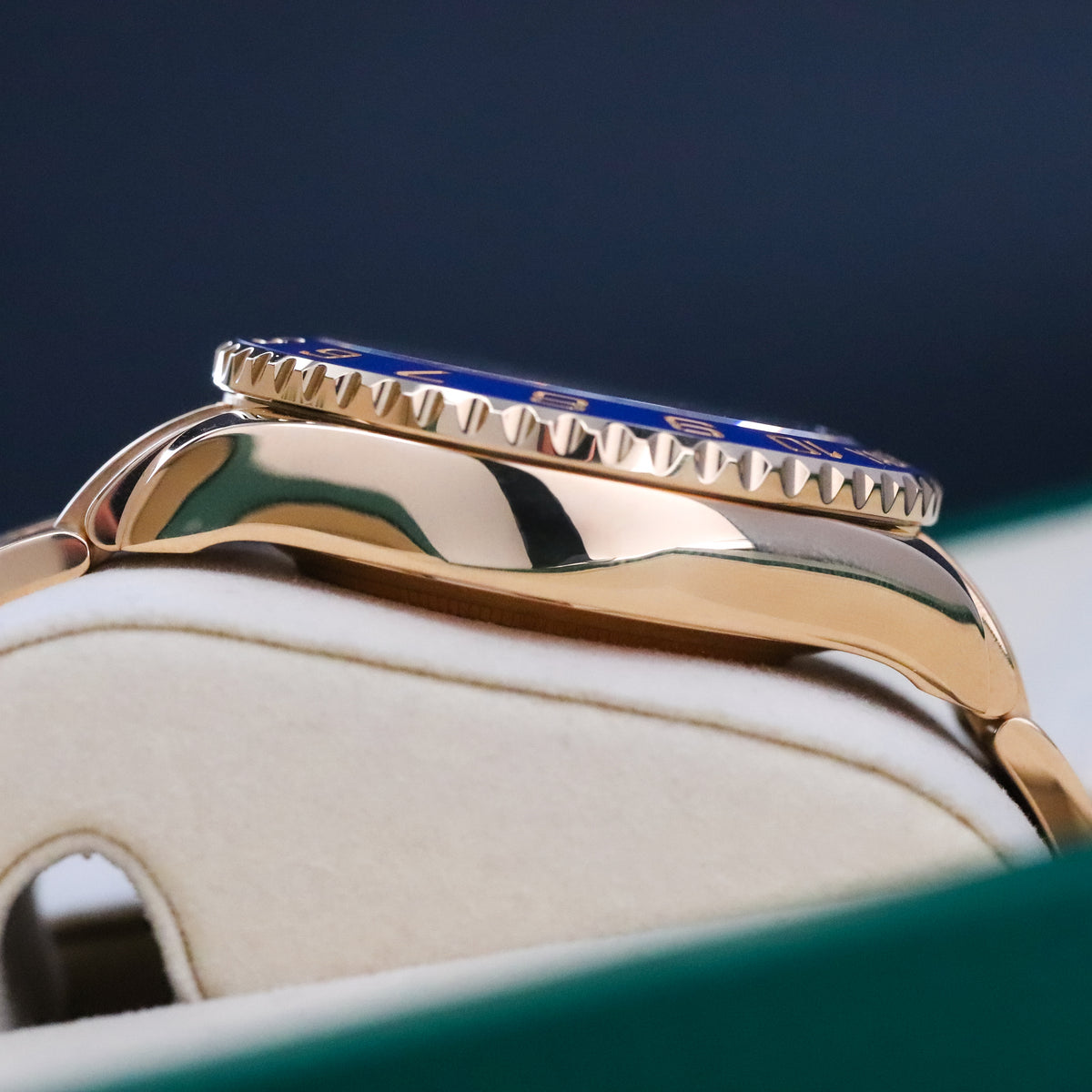 Rolex Yacht-Master II 44mm White Dial Blue Ceramic Bezel Yellow Gold Oyster 116688 Complete Set