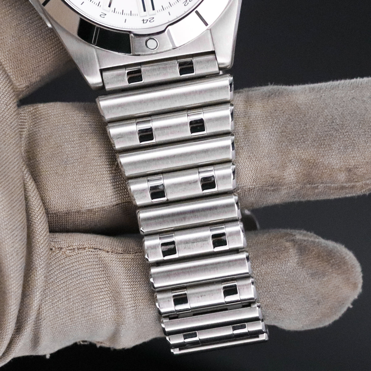 Breitling Chronomat GMT 40mm White Dial Sapphire Crystal Stainless Steel A32398101A1A1