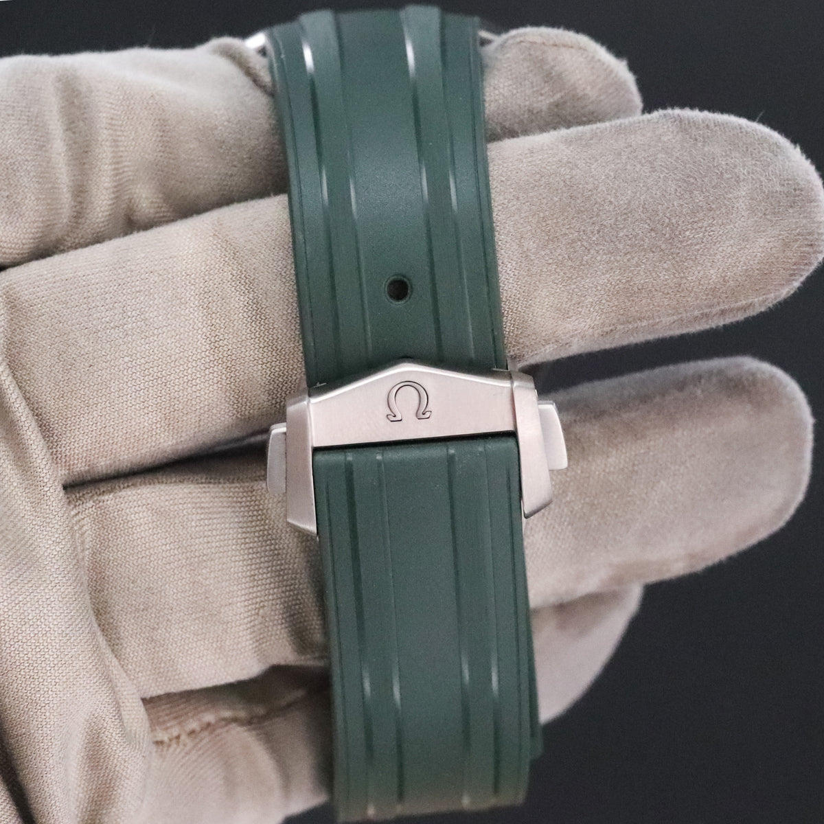 Omega Seamaster Diver 300 M Gold On Rubber 42mm 2025 "Green Bond" Dial Titanium Bronze 210.92.42.20.10.001