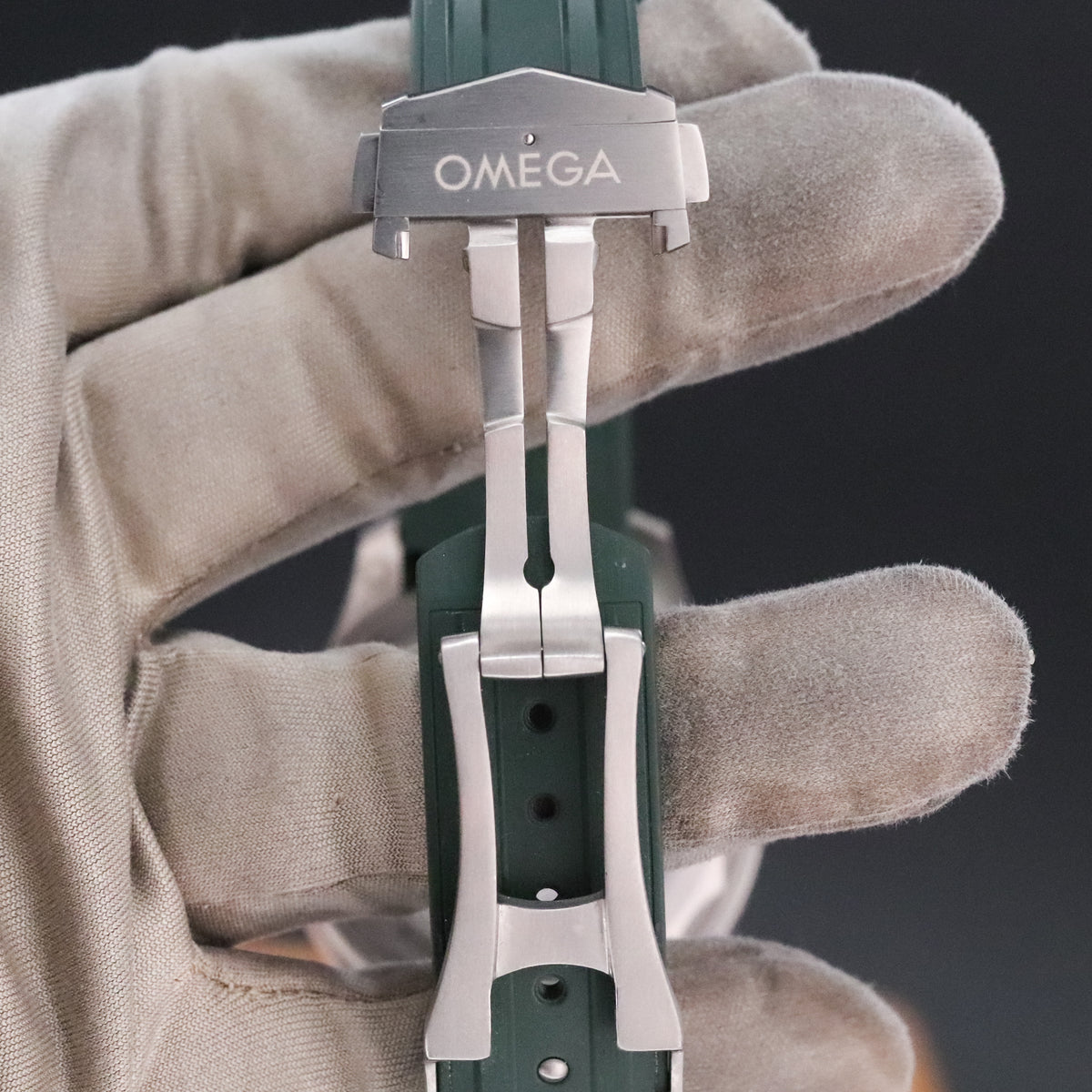 Omega Seamaster Diver 300 M Gold On Rubber 42mm 2025 "Green Bond" Dial Titanium Bronze 210.92.42.20.10.001