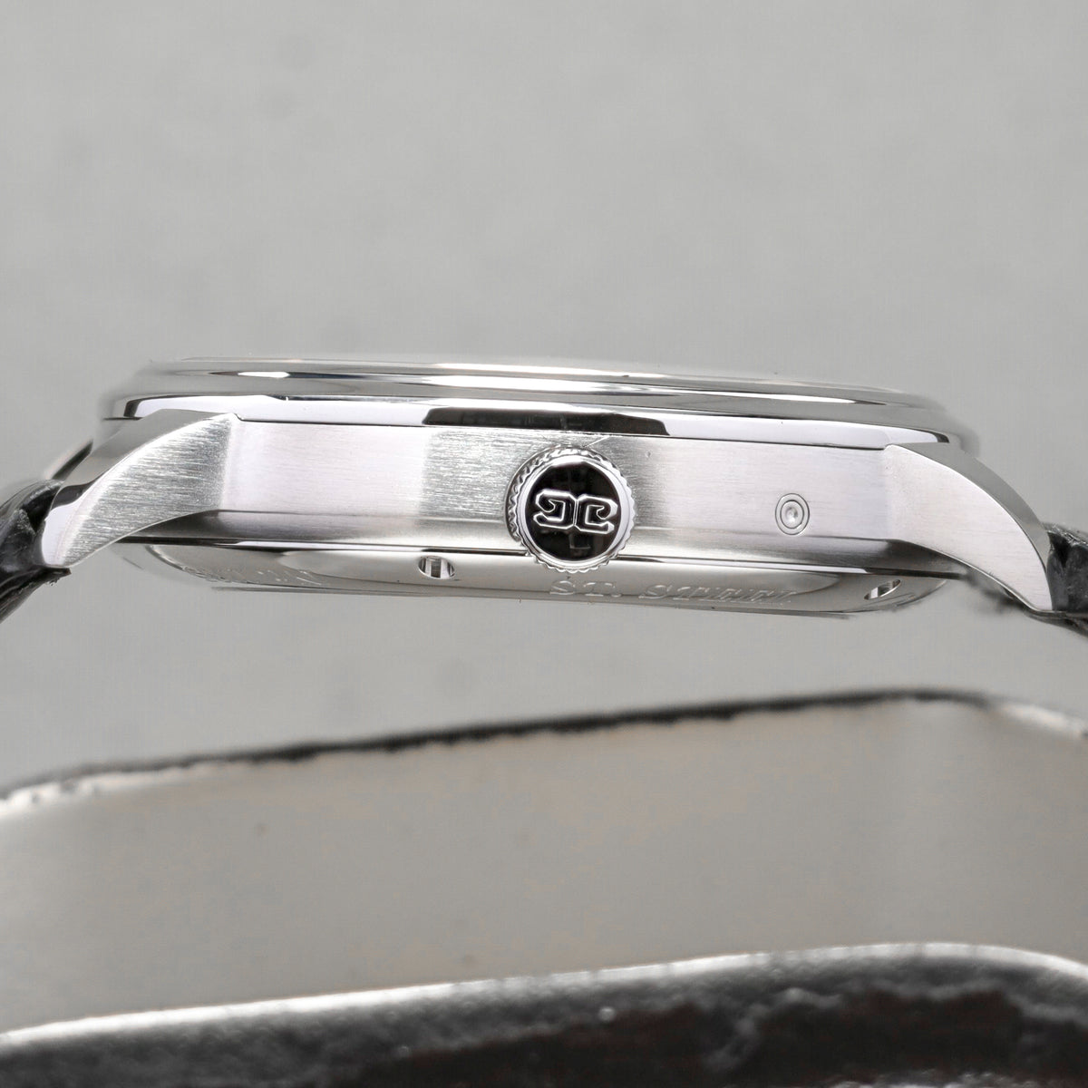 Glashutte Senator 2013 Complete 44mm Stainless Steel White Dial Stainless Steel Bezel Black Leather Strap 100-14-05-02-05