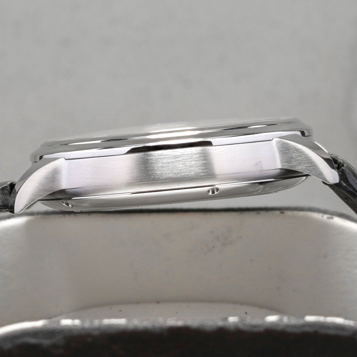 Glashutte Senator 2013 Complete 44mm Stainless Steel White Dial Stainless Steel Bezel Black Leather Strap 100-14-05-02-05