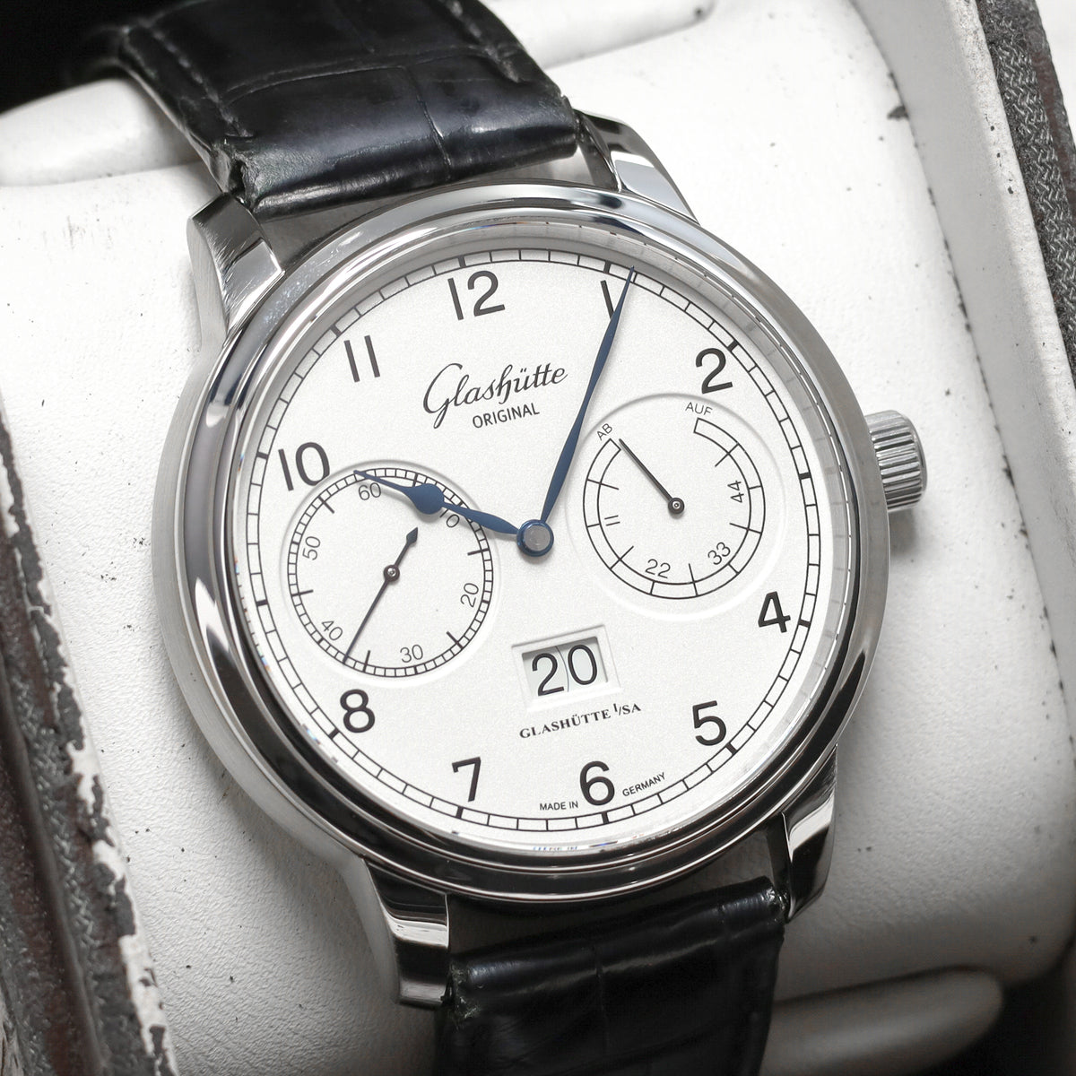 Glashutte Senator 2013 Complete 44mm Stainless Steel White Dial Stainless Steel Bezel Black Leather Strap 100-14-05-02-05