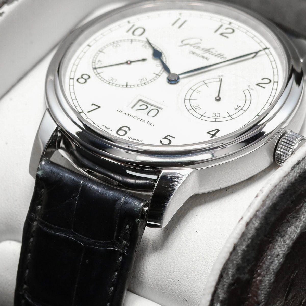 Glashutte Senator 2013 Complete 44mm Stainless Steel White Dial Stainless Steel Bezel Black Leather Strap 100-14-05-02-05