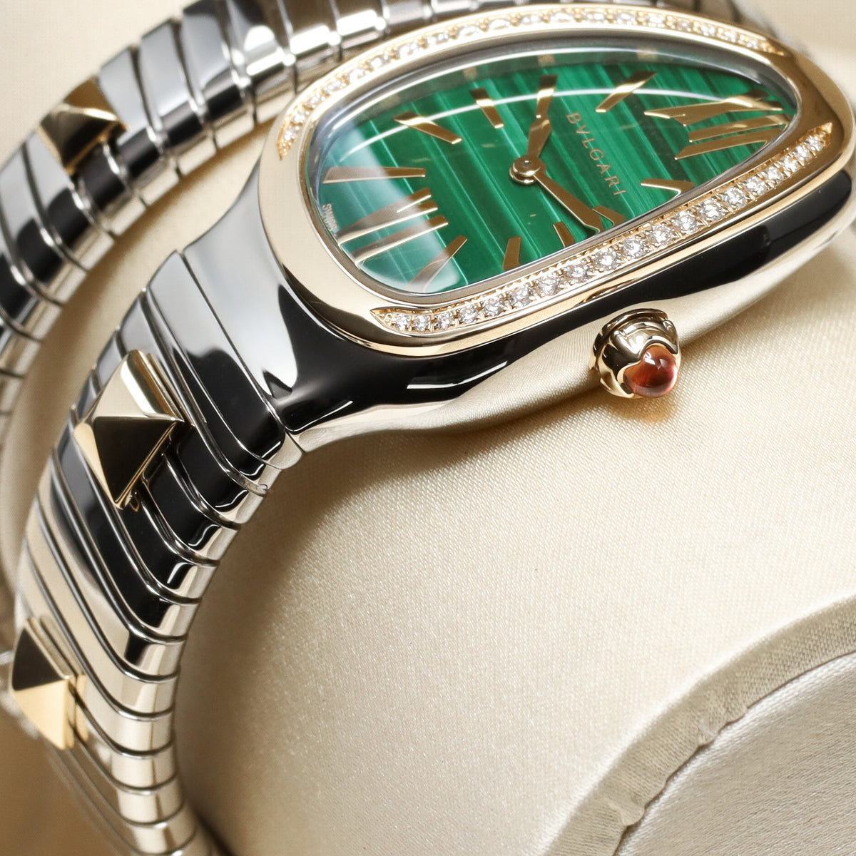 Bulgari Serpenti Complete 35mm Two-Tone Gold and Stainless Steel Green with Diamond Accents Dial Diamond-Set Bezel Two-Tone Gold and Stainless Steel 104366